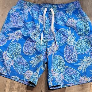 Chubbies Swimming Shorts   Pineapple Bay Breezes Swim Trunks Medium 7 In Inseam